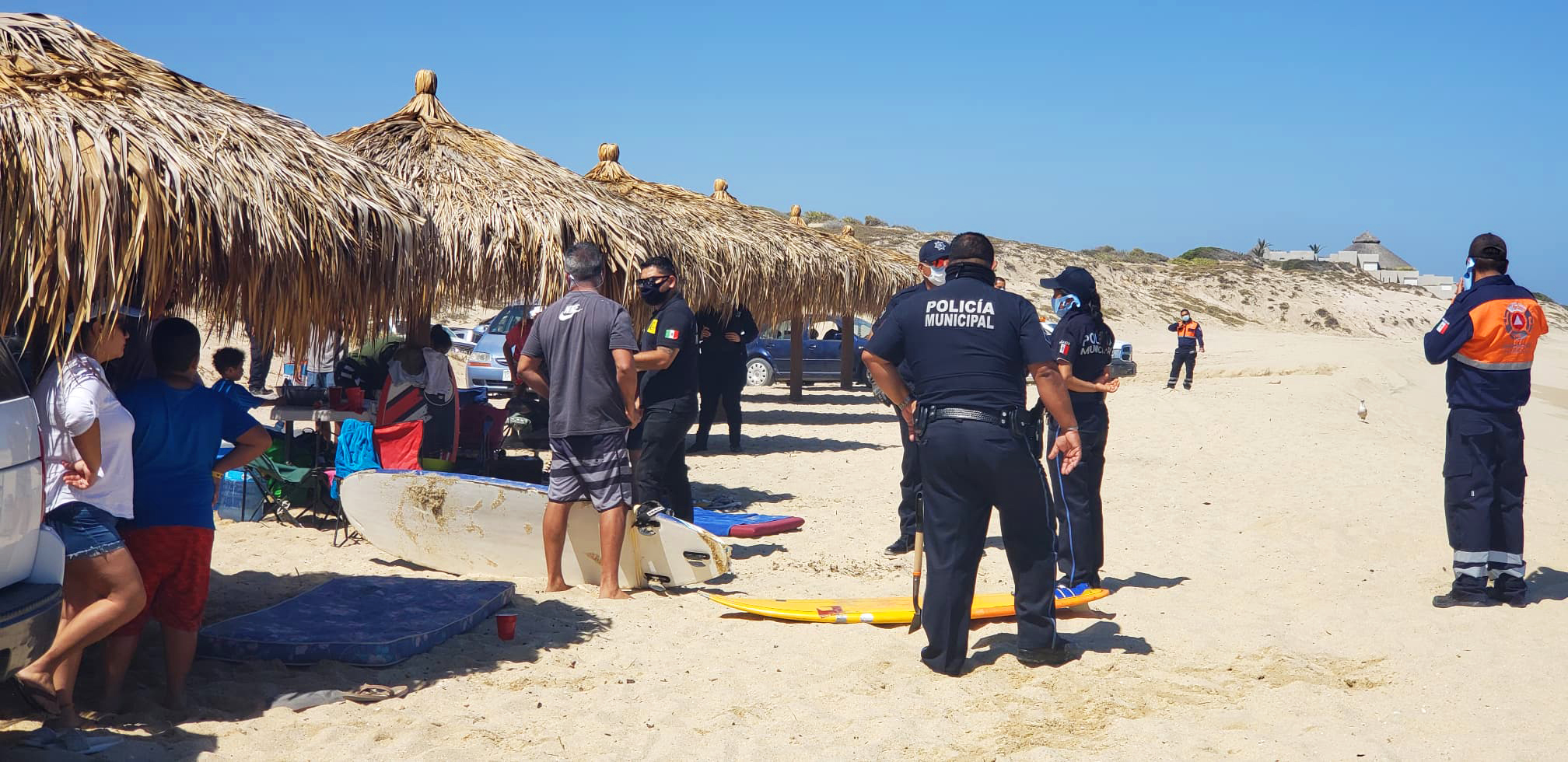 Contin A Gobierno De Los Cabos Vigilando Los Litorales Personas Y